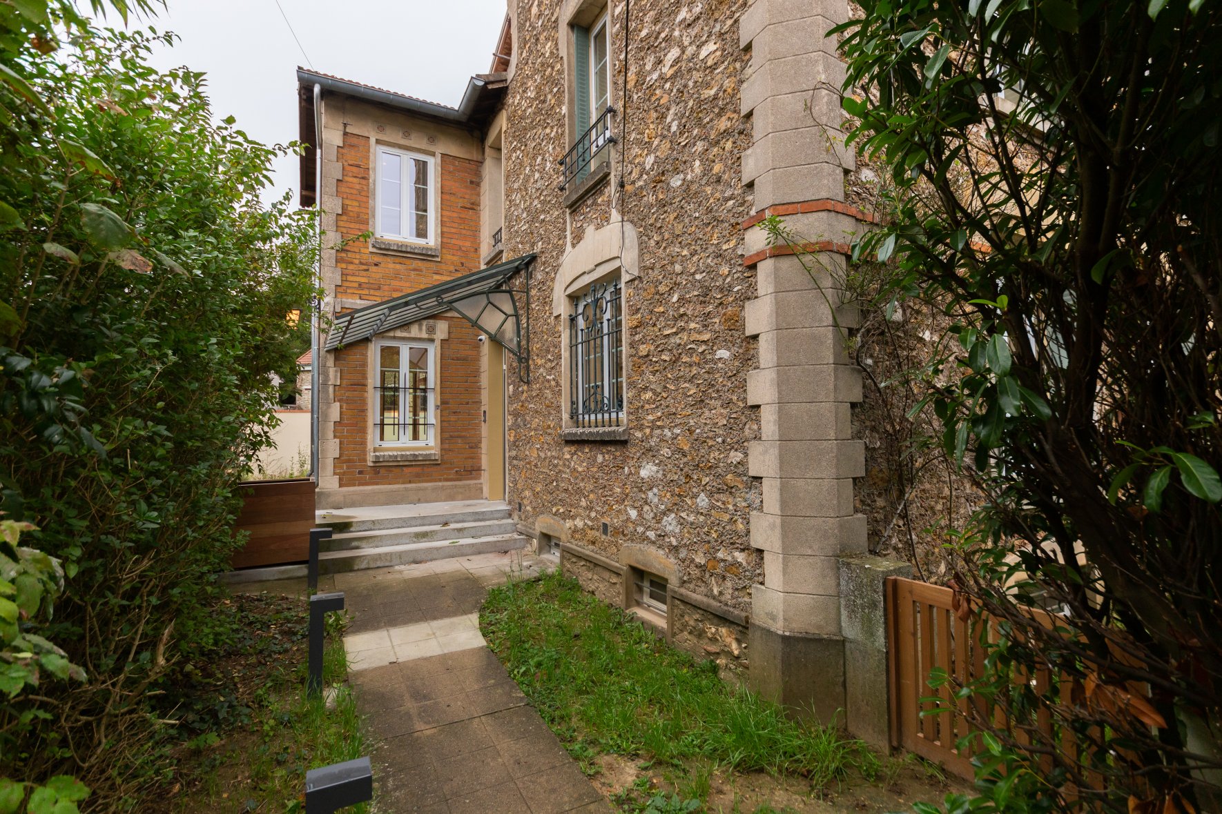 Cabinet Dourdan